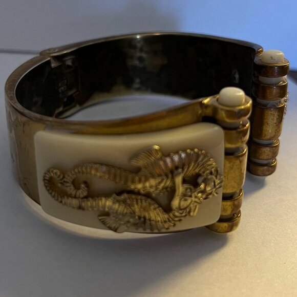 Cabi seahorse cuff bracelet - Picture 3 of 4